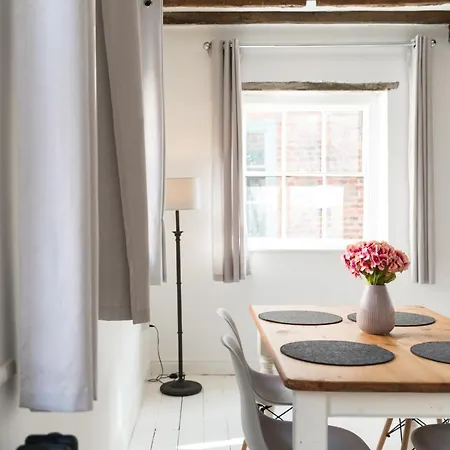 Unique - Coffee Yard 公寓 *