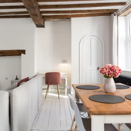 Unique - Coffee Yard 아파트 요크