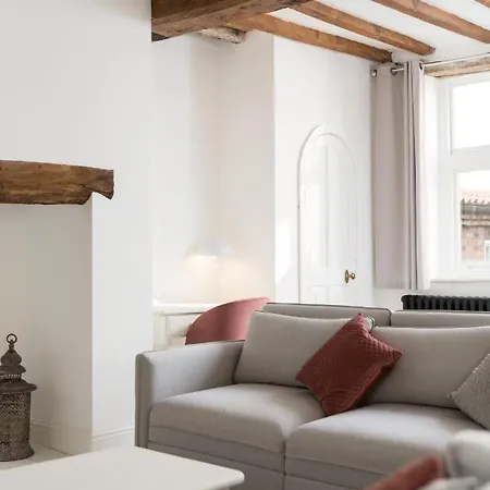 Unique - Coffee Yard 아파트 *